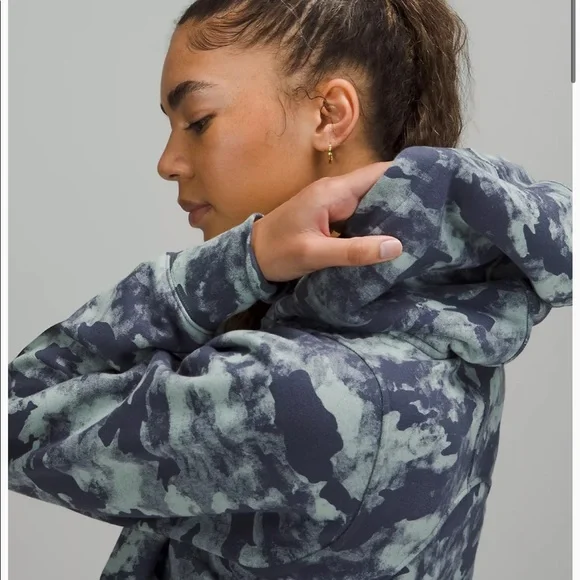 💙LULULEMON LOUNGEFUL CROPPED HOODIE/JACKET-HERITAGE CAMO WASH BLUE MULTI-14💙 - Picture 6 of 13